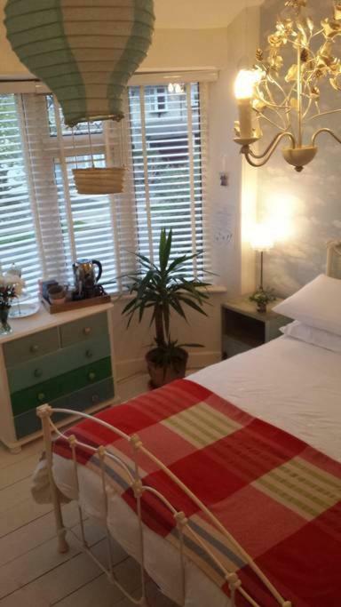 Heavenly Retreat Apartment Corsham Ngoại thất bức ảnh